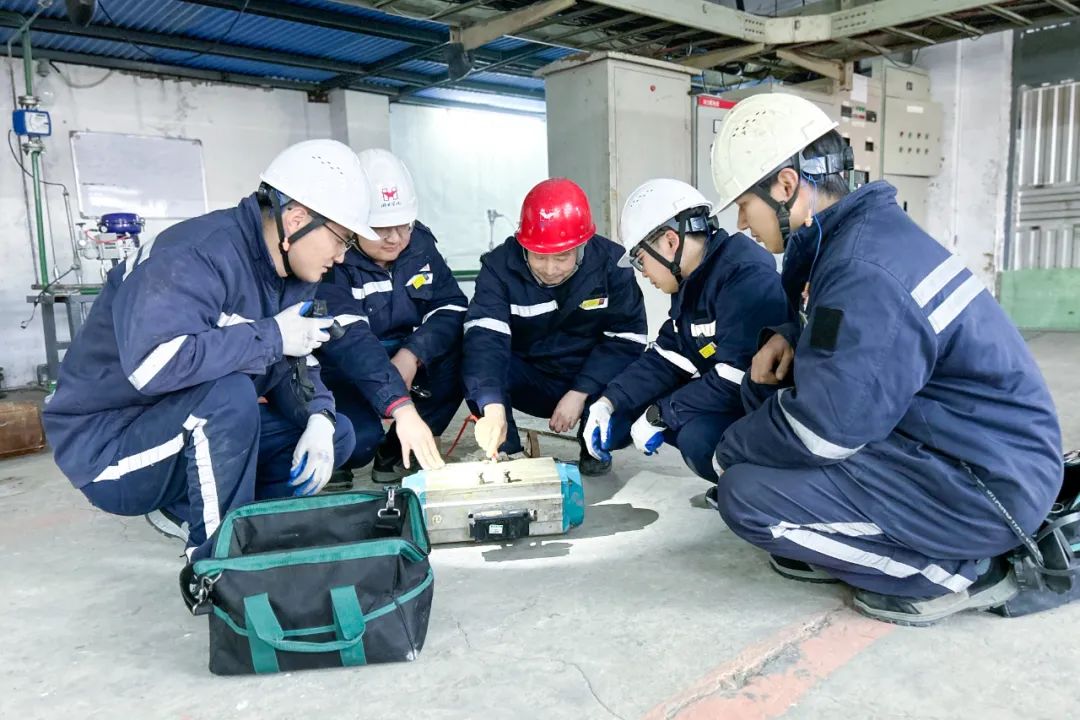 喜訊！股份公司PVC電儀維護(hù)班、消防班榮獲此項(xiàng)榮譽(yù)(圖2)
